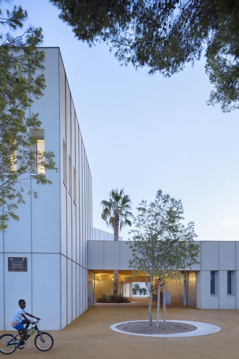 阿尔曼萨公园（Almansa Park）