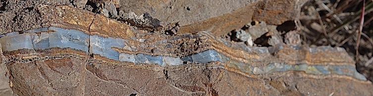 opal vein in situ 1/2" thick