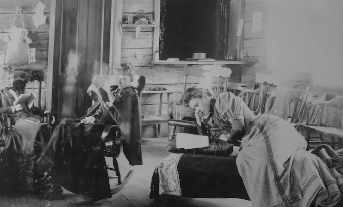 This photo shows the gracious living achievable in the early days of the Inn. I could sit around reading in this environment!