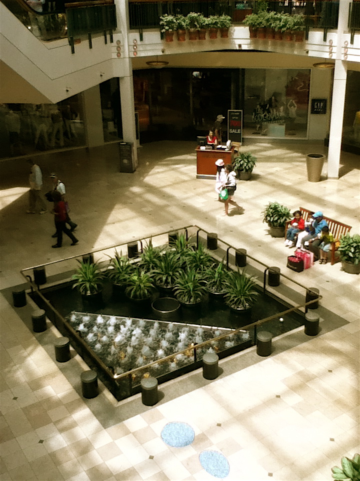 2.2.1.1 Pioneer Mall fountain.JPG