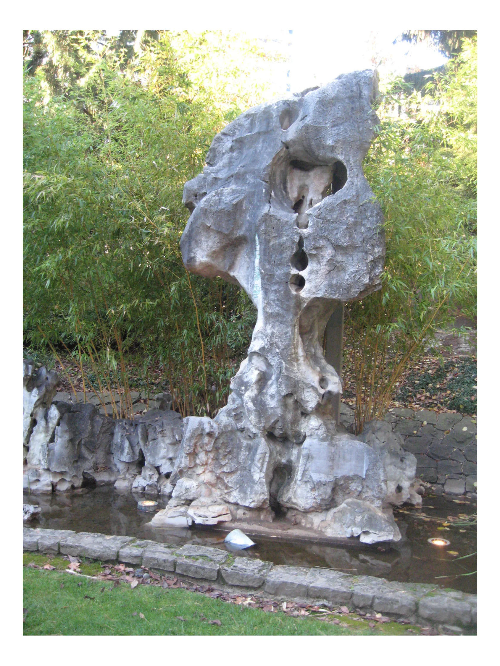 2.2.1 Lake Tai limestone.jpg