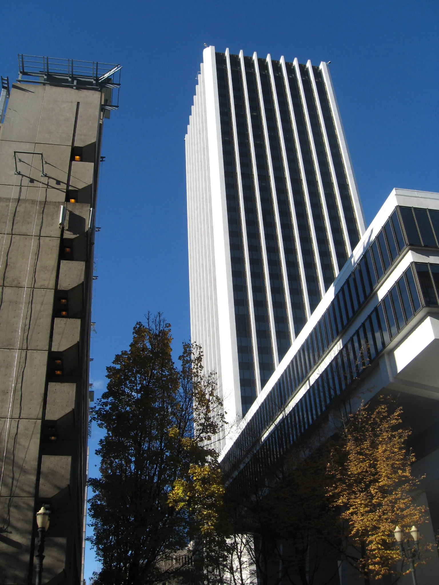 3.2.2.1 Wells Fargo street view.JPG