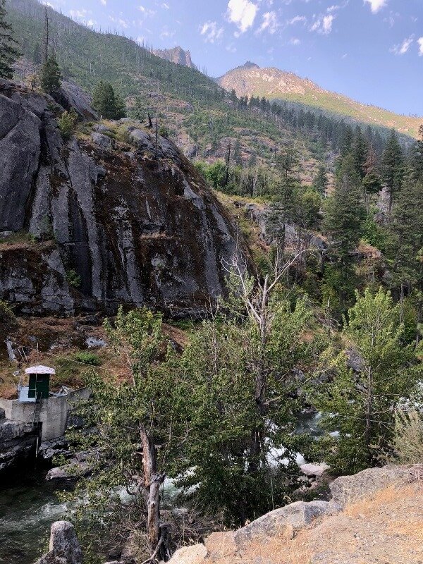  Driving up Icicle Gorge, a mass of Mt. Stuart Granite (the left-hand, tonalite/diorite side). 