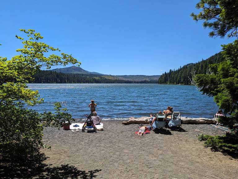  Lunch stop - Suttle Lake - glacially carved, looking to the west, swimmers (not GSOC) enjoying the amazingly warm water 