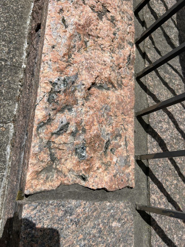  Irregular pegmatite blocks in the wall must have given the stone cutters problems 