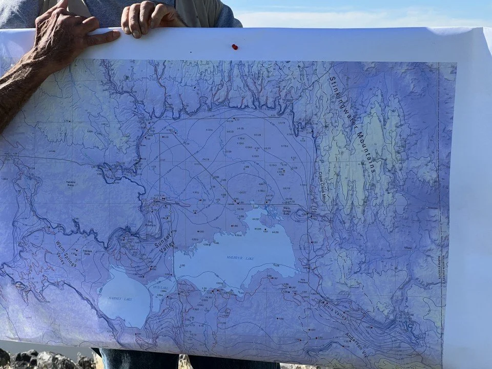  A groundwater map shows steep contours at the irrigation wells. 