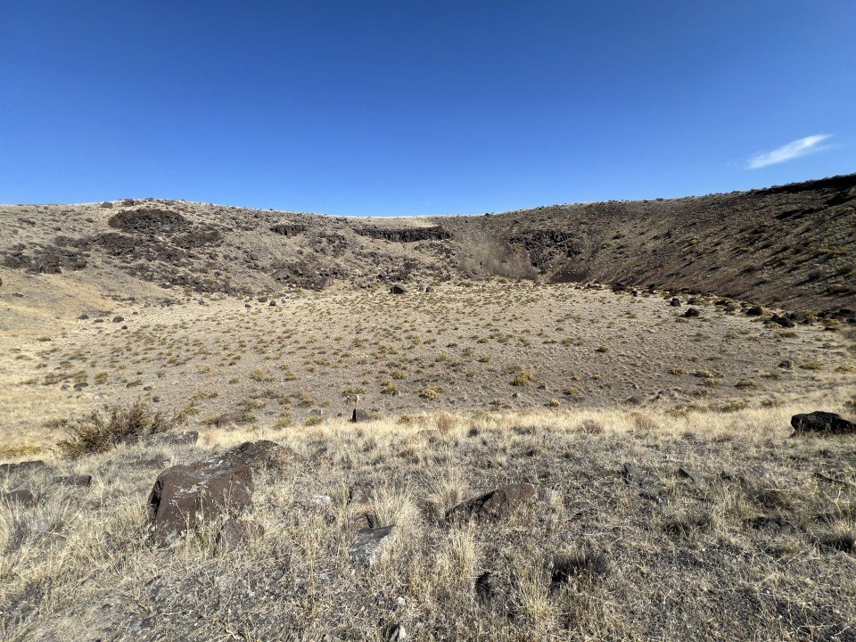  Can you see some clues as to the sequence of events forming the crater? 