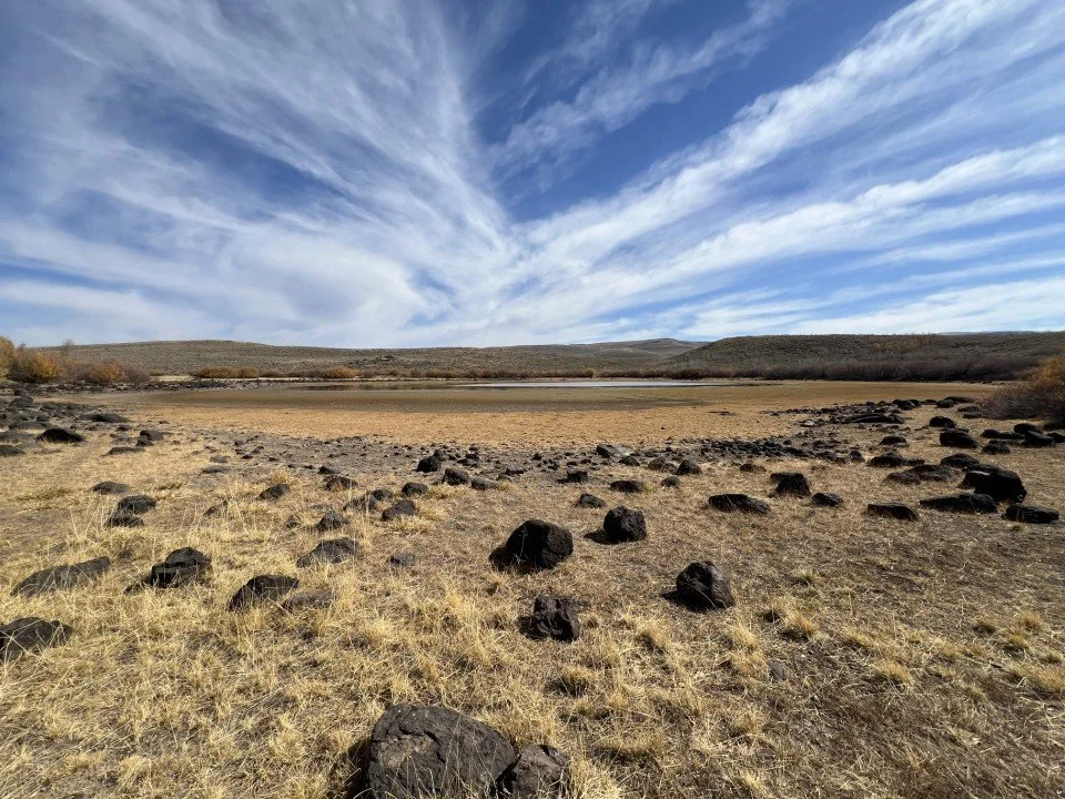  Pate Lake is surrounded by boulders - do they continue under the lake? 