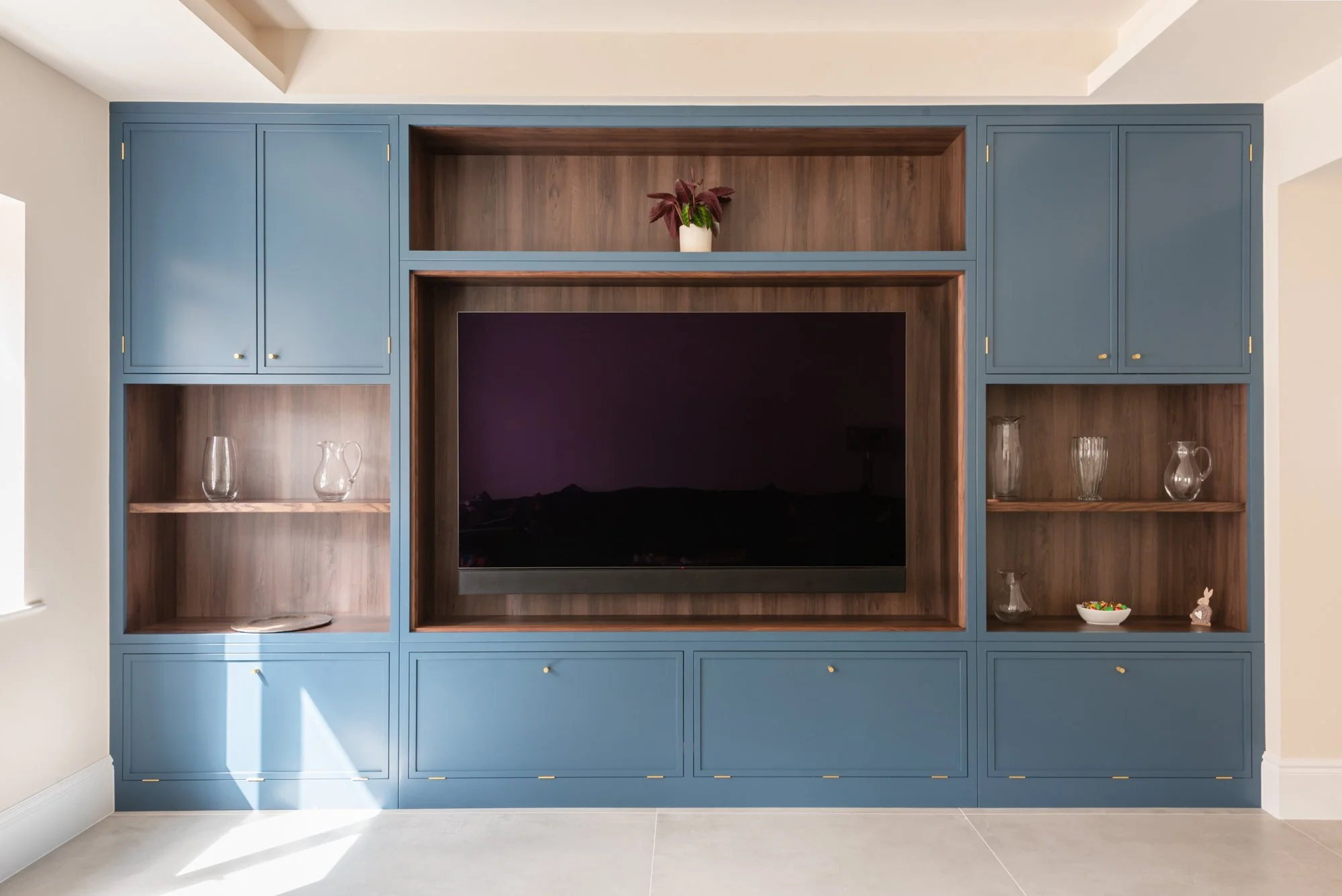 Herringbone Media Unit