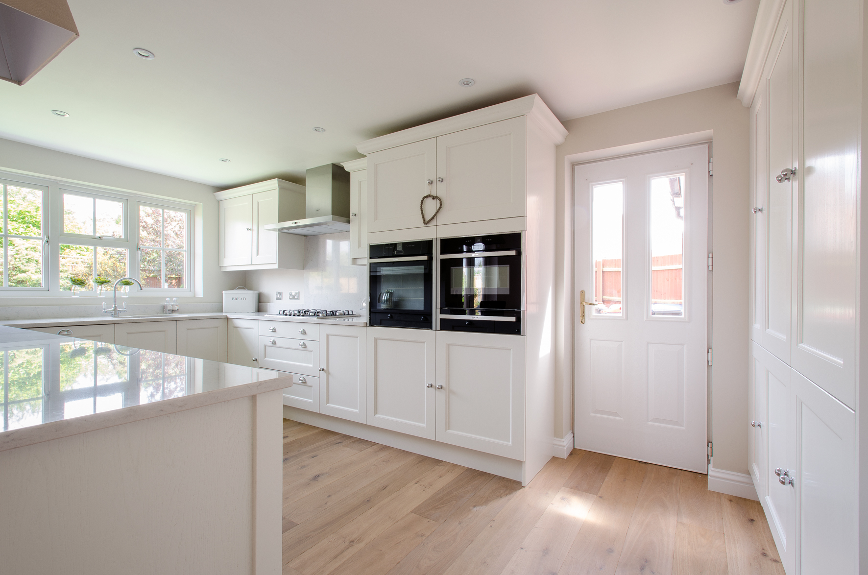 27 Kendal Medow kitchen7.jpg