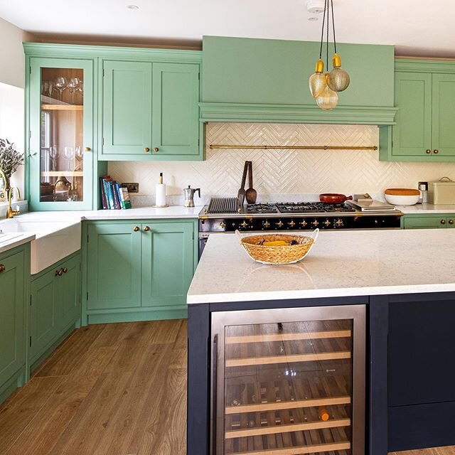 Yes it&rsquo;s still Will. I get asked a lot which is my favorite kitchen we have done. Although I&rsquo;m not sure I have one this has to be a front runner. Could it be the colours, the design, the massive @lacancheuk or the fact that the clients ar