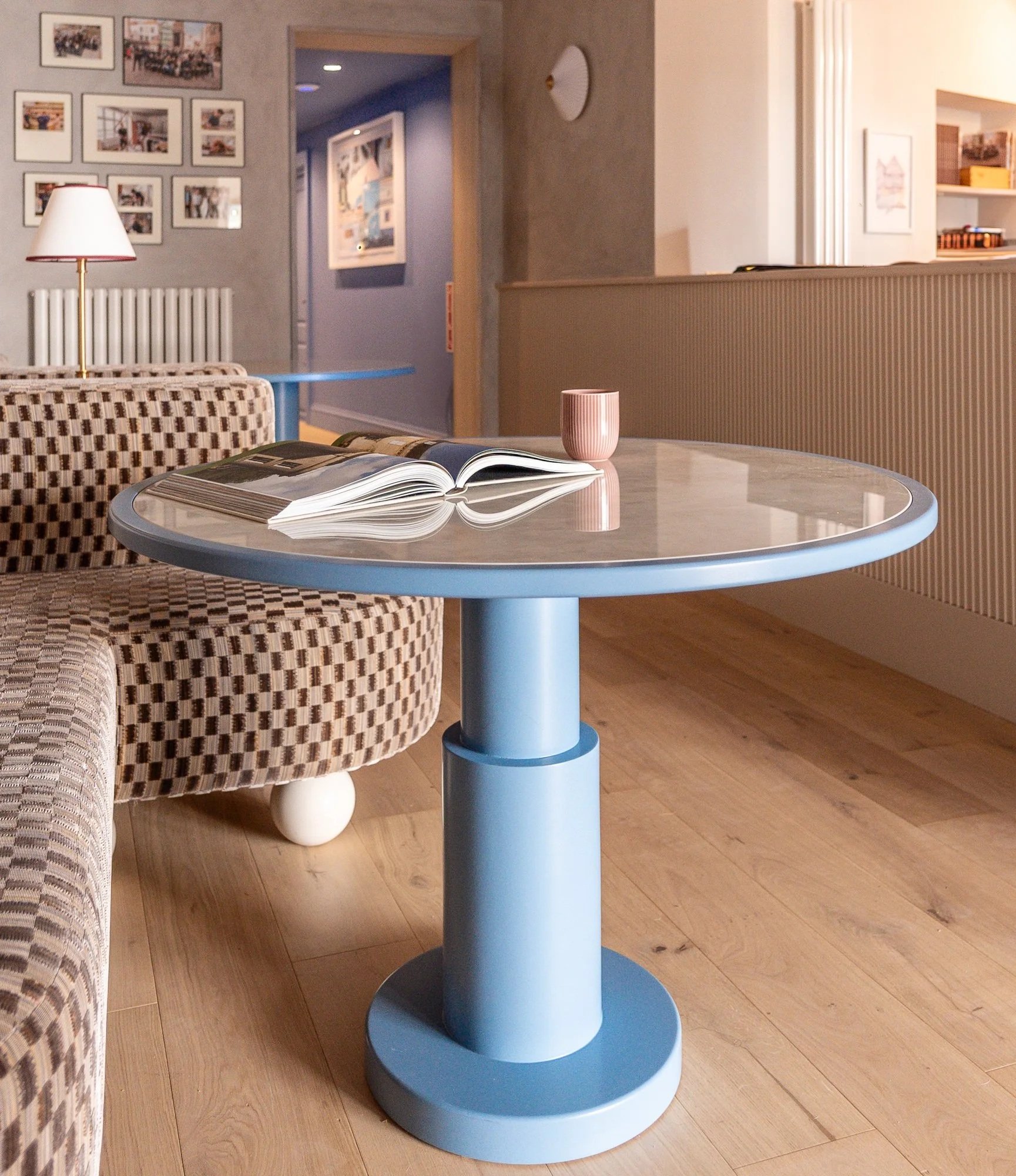 The Cake Stand Table