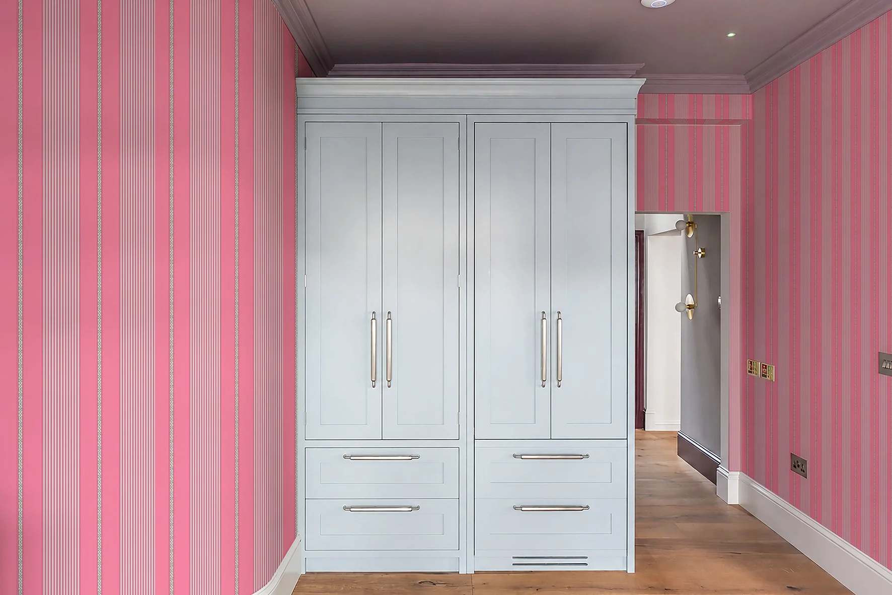 pink twist stripe wallpaper.jpg