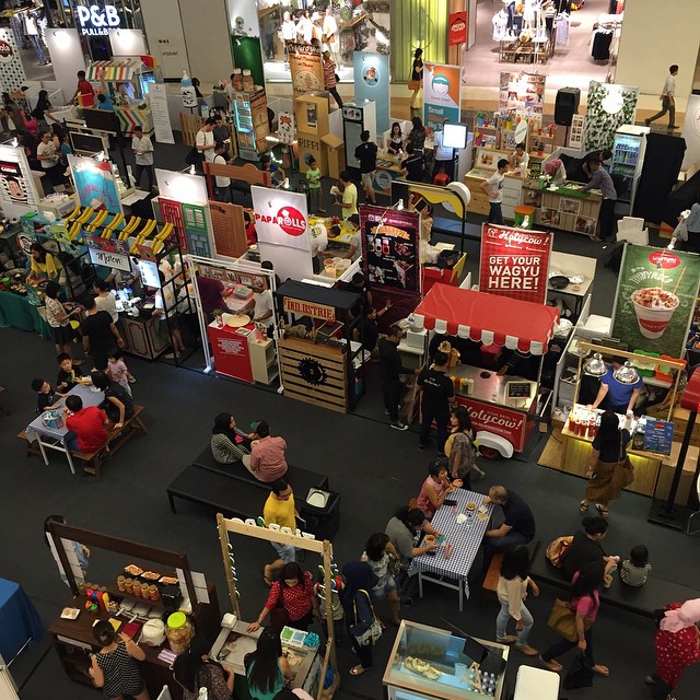 Can you spot us #foodies we are up and running @marketmuseum @lippokemang today #marketmuseum #weekend #bazaar #foodporn #foodblogger #nomnomnom #nowjkt #follow #industrieid #yum #jakarta #anakjajan #anakopi #makanmana #makanpagi