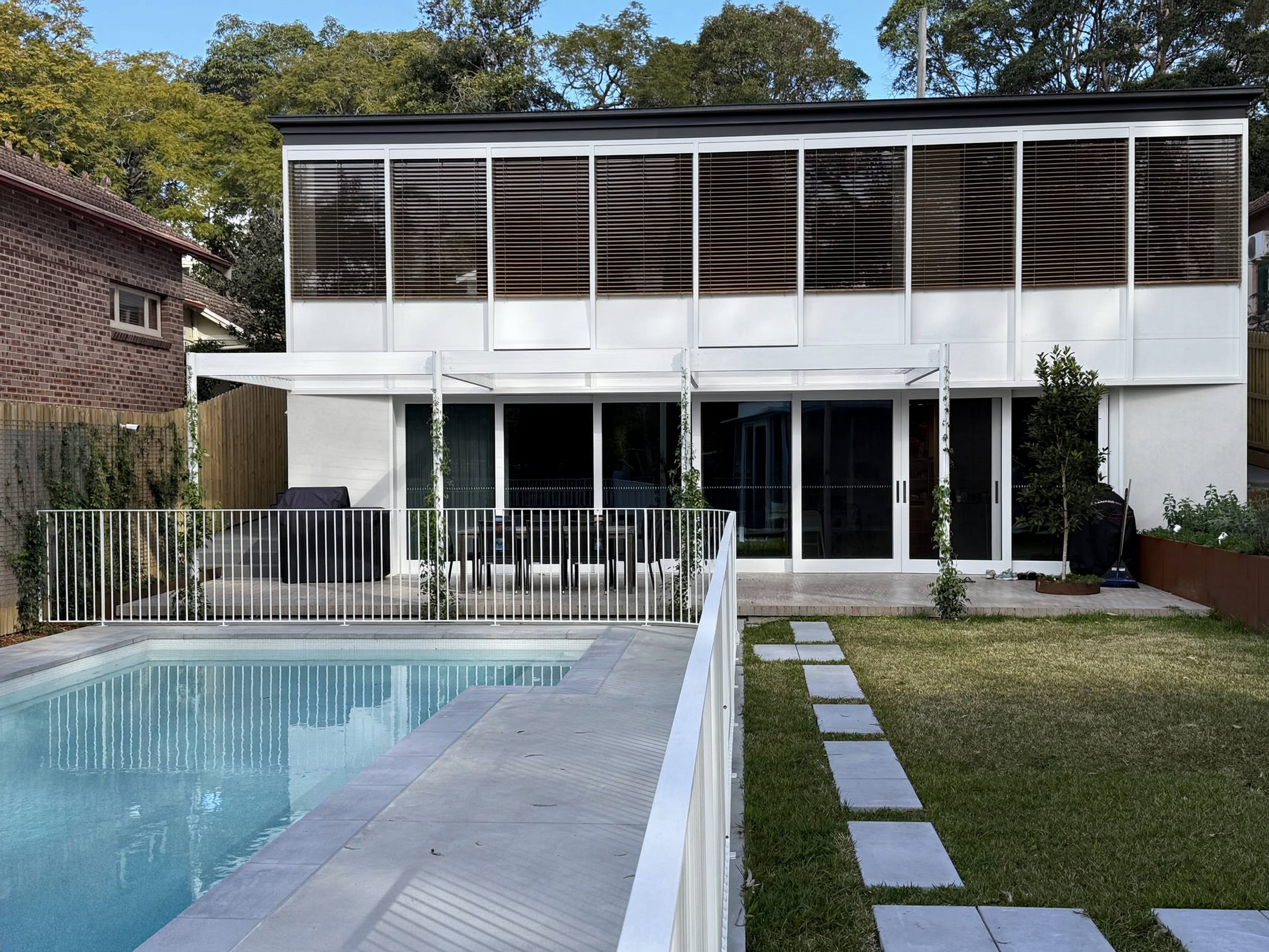 Lane-Cove-01-House-and-pool.png