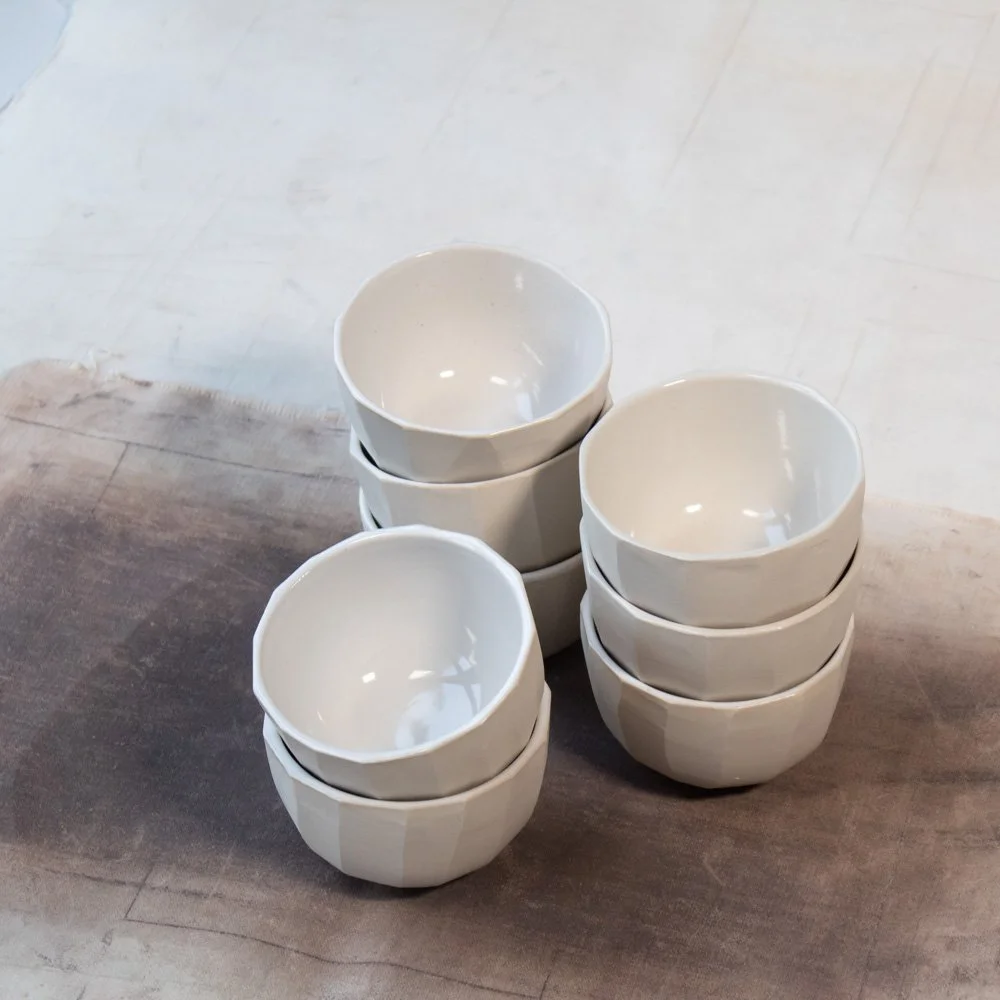 Set of 8 carved bowls - diameter 11 cm