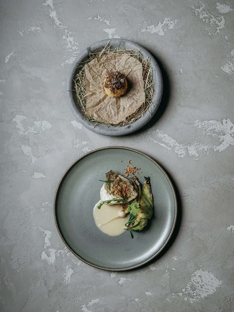 Rocky Plate and Edge/25 . Photo: Alex Stephen Teuscher / Da Terra (UK).