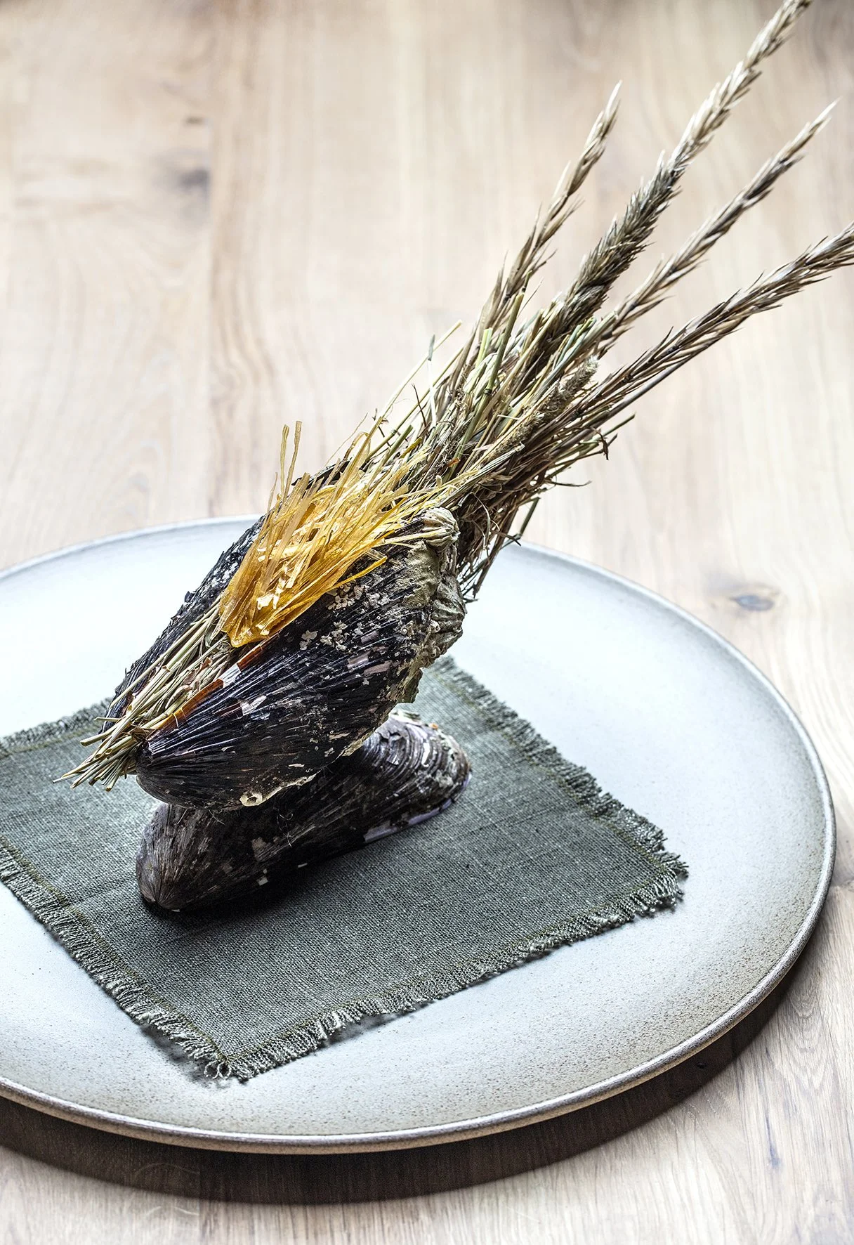 under-lindesnes-broch-2951 lite.jpg