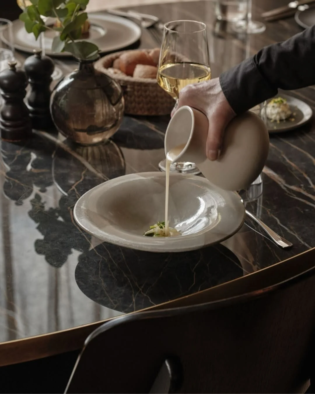 The MOLA and NEBB - and the GRAND FANCY in the second photo - at wonderful @reckos.restaurant at @mauritzhofhotel in Germany. 🇩🇪
__
@mauritzhofhotel Neue Speisekarte im RECKOS. ✨

Ab sofort pr&auml;sentieren wir Ihnen unsere 
neue Karte &ndash; pr&