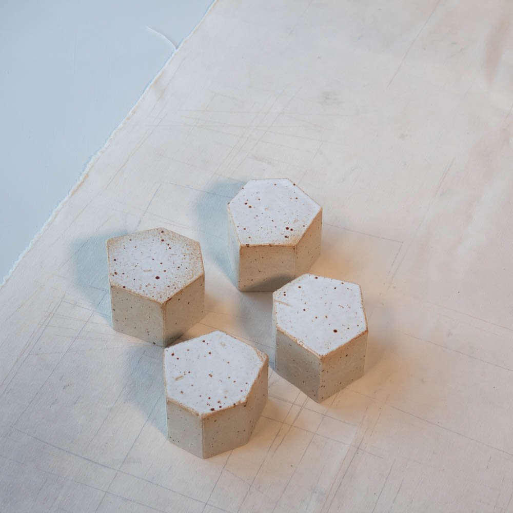 Set of 3 Hex plates - diameter 8 cm