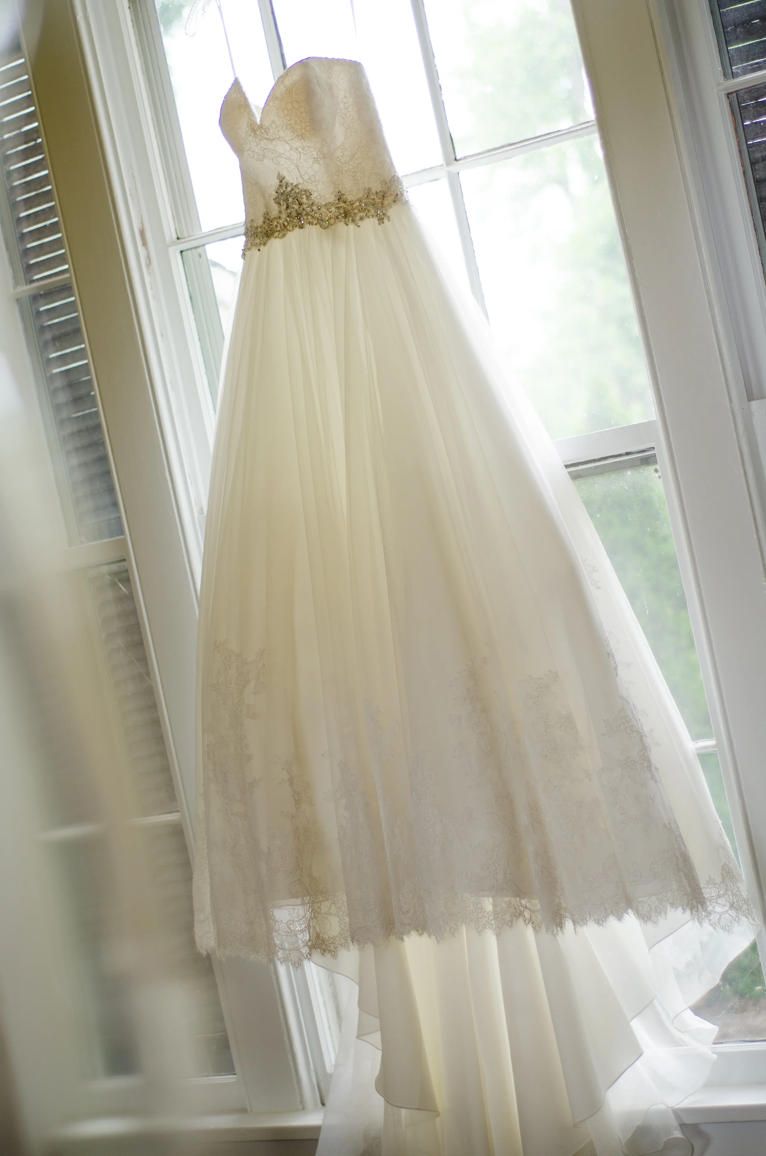 fargo wedding photographer - wedding dress photo