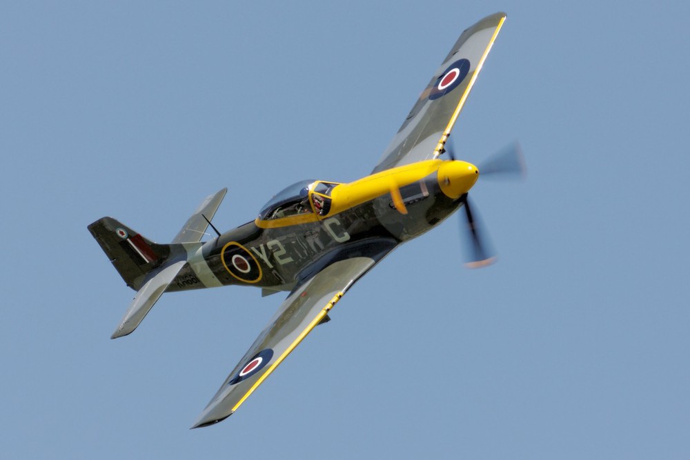 Vintage Wings of Canada's Mustang IV