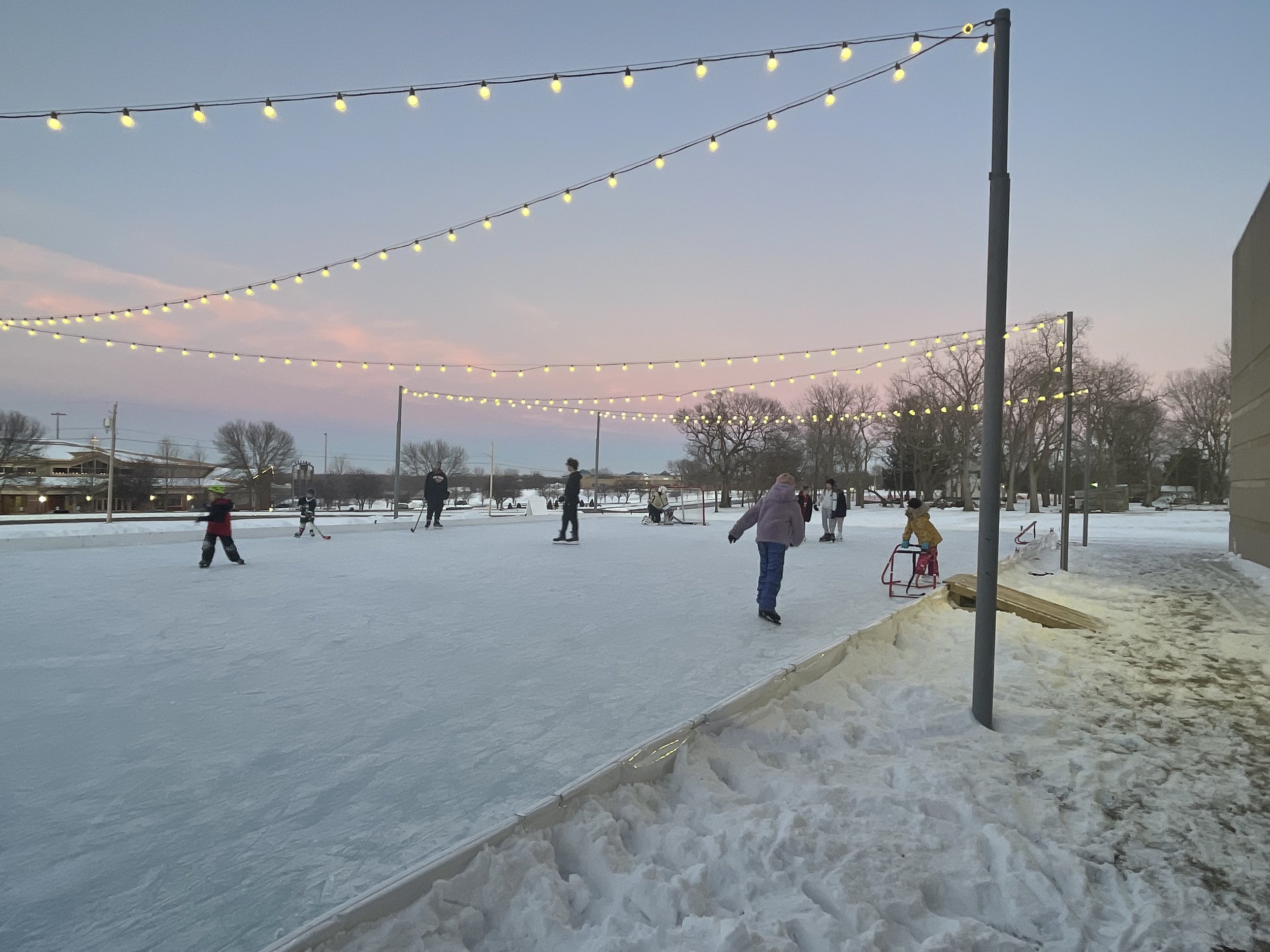 Iowa Wild, Wells Fargo construct free community ice rink in DMACC's Legacy  Plaza – Newton Daily News
