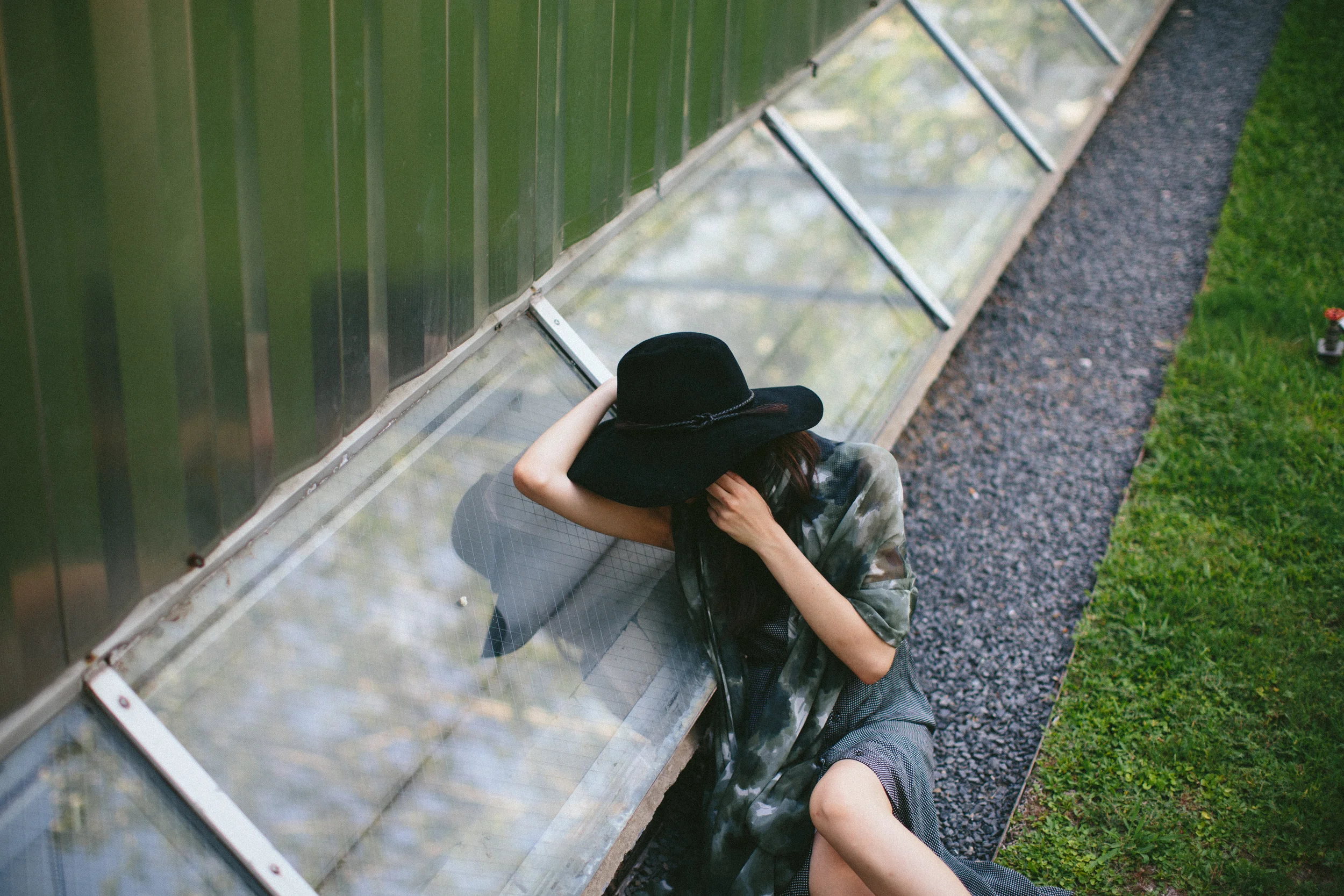 Velvet_Dust_Blur_Editorial_010.jpg