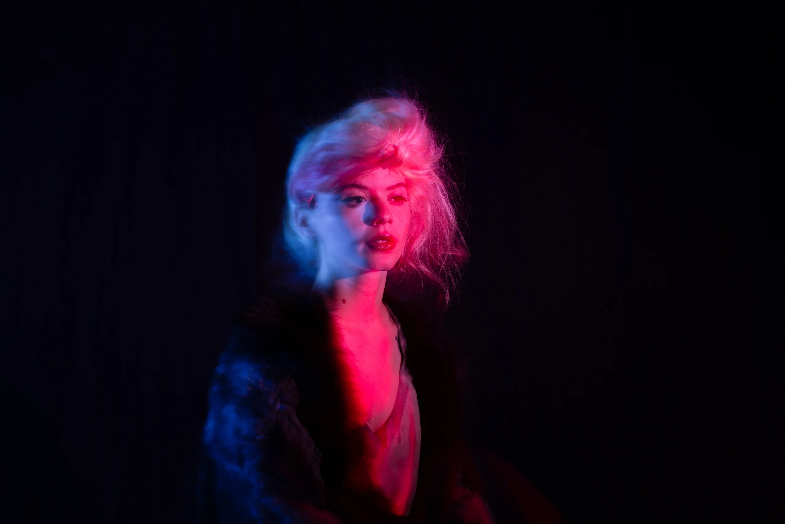 Velvet_Dust_Light_Play00007.jpg