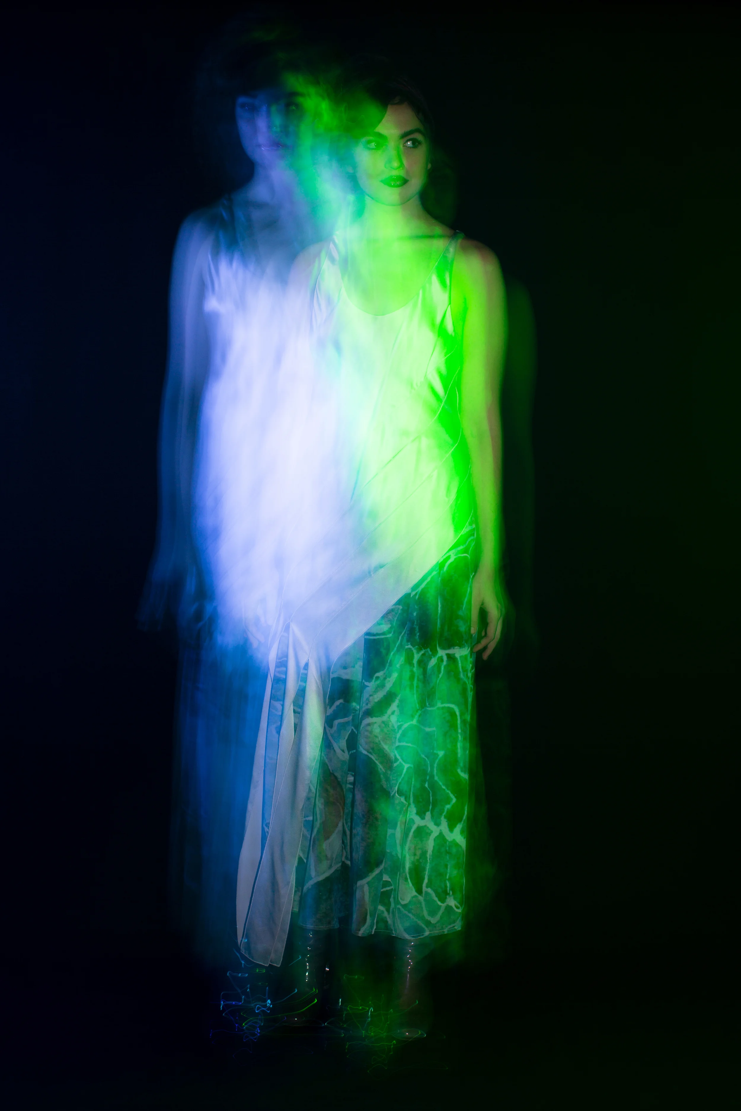 Velvet_Dust_Light_Play00015.jpg