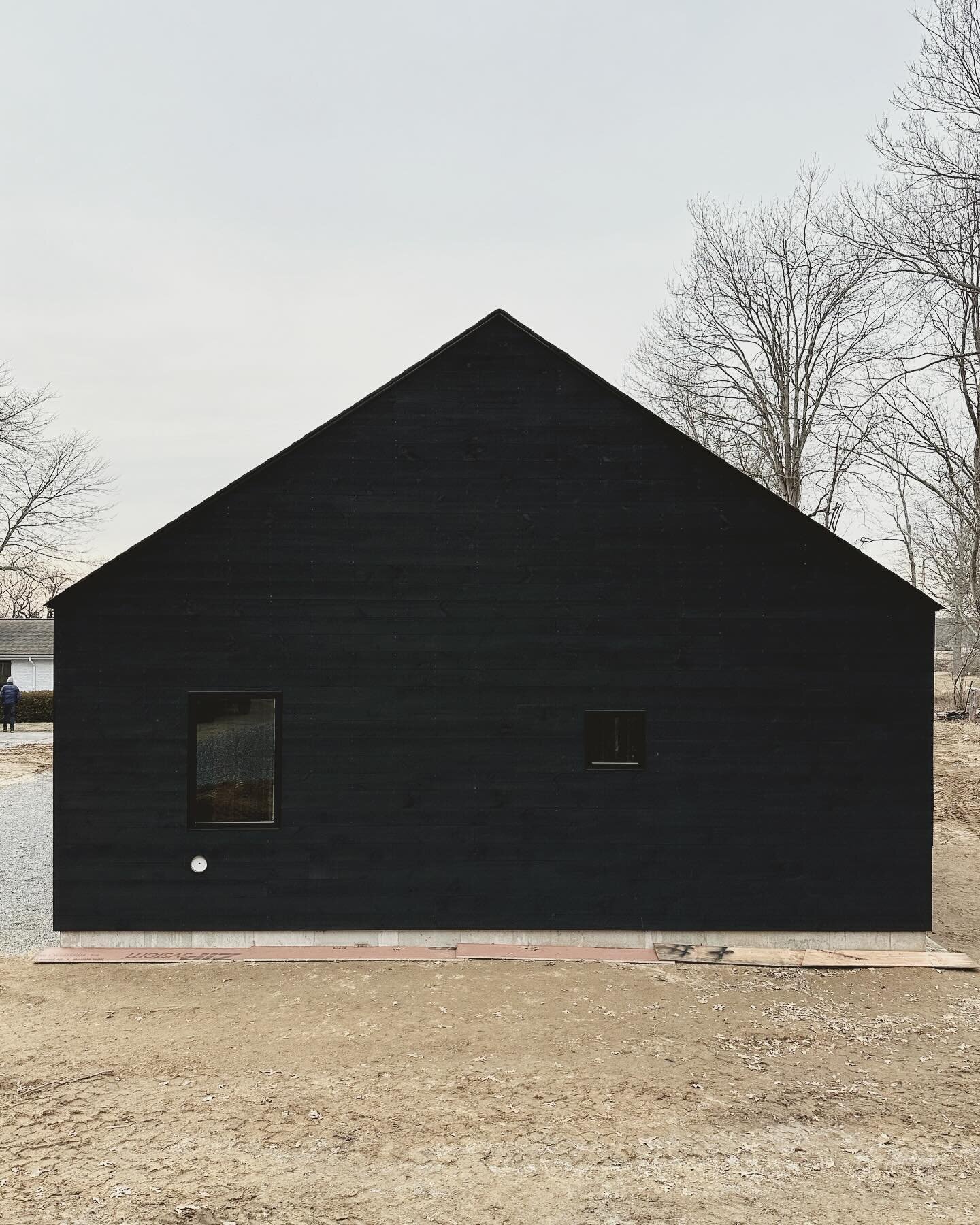 We can&rsquo;t wait to see this one against a backdrop of snow!

- designed by @blockdesignbuild 
- built by @blockdesignbuild 
- interior design by @blockdesignbuild 

#stealth #stealthbarn #adu #guesthouse #designbuild #design #moderndesign #newcon