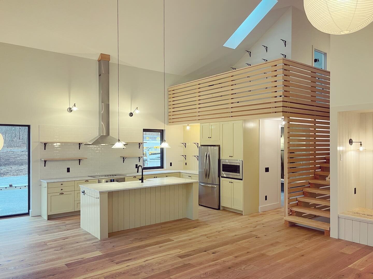 Wide open kitchen dining and living situation at our Hill House project. 

- designed by @blockdesignbuild 
- built by @blockdesignbuild 
- interior design by @blockdesignbuild 

#designbuild #newhome #moderndesign #design #lymect #kitchen #openfloor