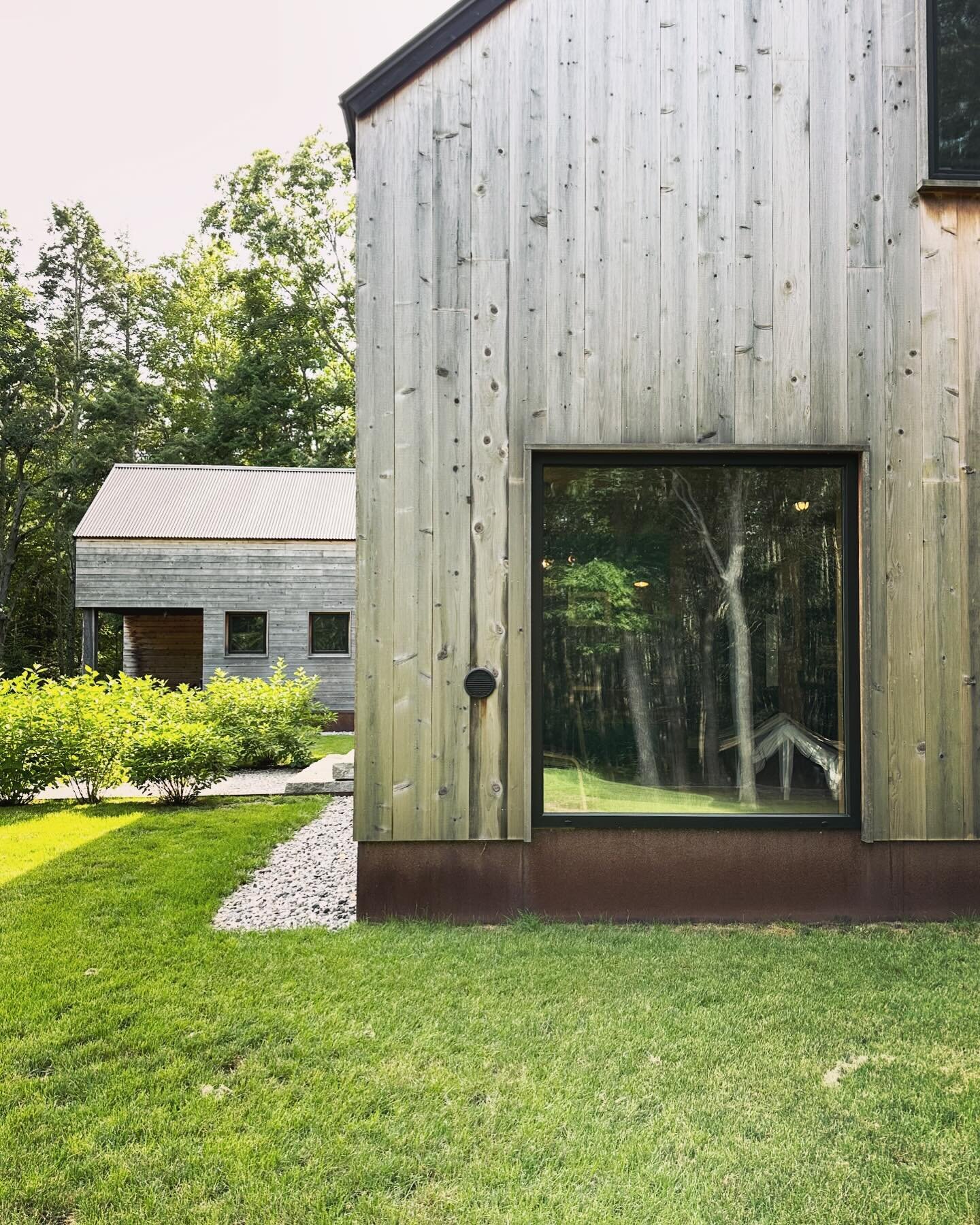 Thinking of summertime at the Net-zero heavy timber project.

- built by @blockdesignbuild 
- designed by @blockdesignbuild 
- interiors by @blockdesignbuild 

#newhome #design #build #designbuild #timberframe #blockmdrn #lymect #hadlymect #nordicmod