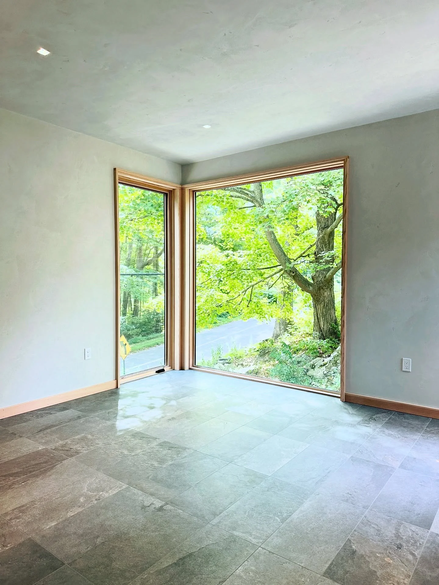 The interior of our Corten Box addition is nearing completion. Many thanks to @seanplattplaster for the textures. 

-designed by @blockdesignbuild 
-built by @blockdesignbuild 
-interiors by @blockdesignbuild 

#interiordesign #designbuild #addition 