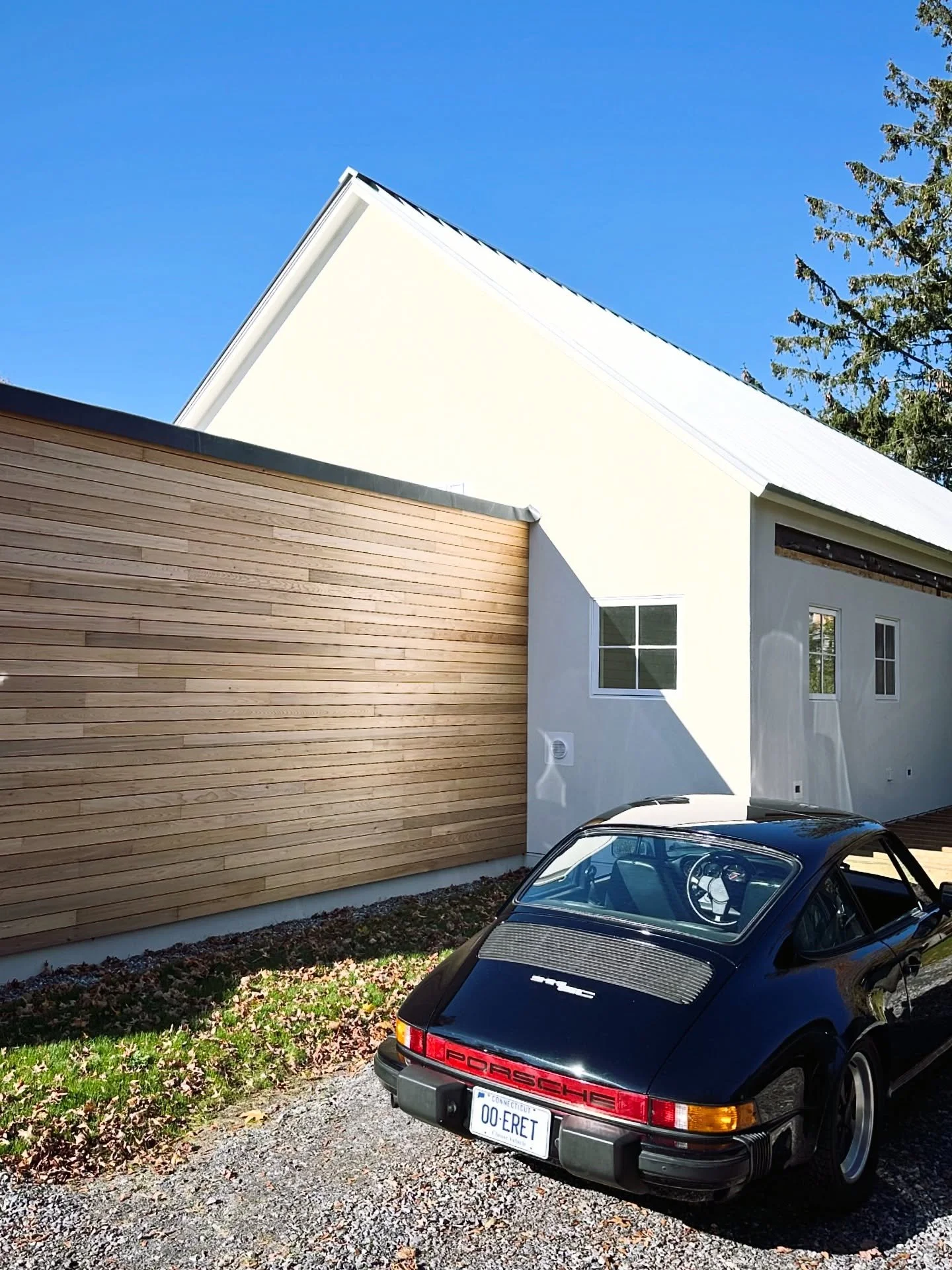 Design complementing design. 

House designed by @blockdesignbuild 
Built by @blockdesignbuild 
Car by @porsche 

#newhome #designbuild #design #moderndesign #oldlymect