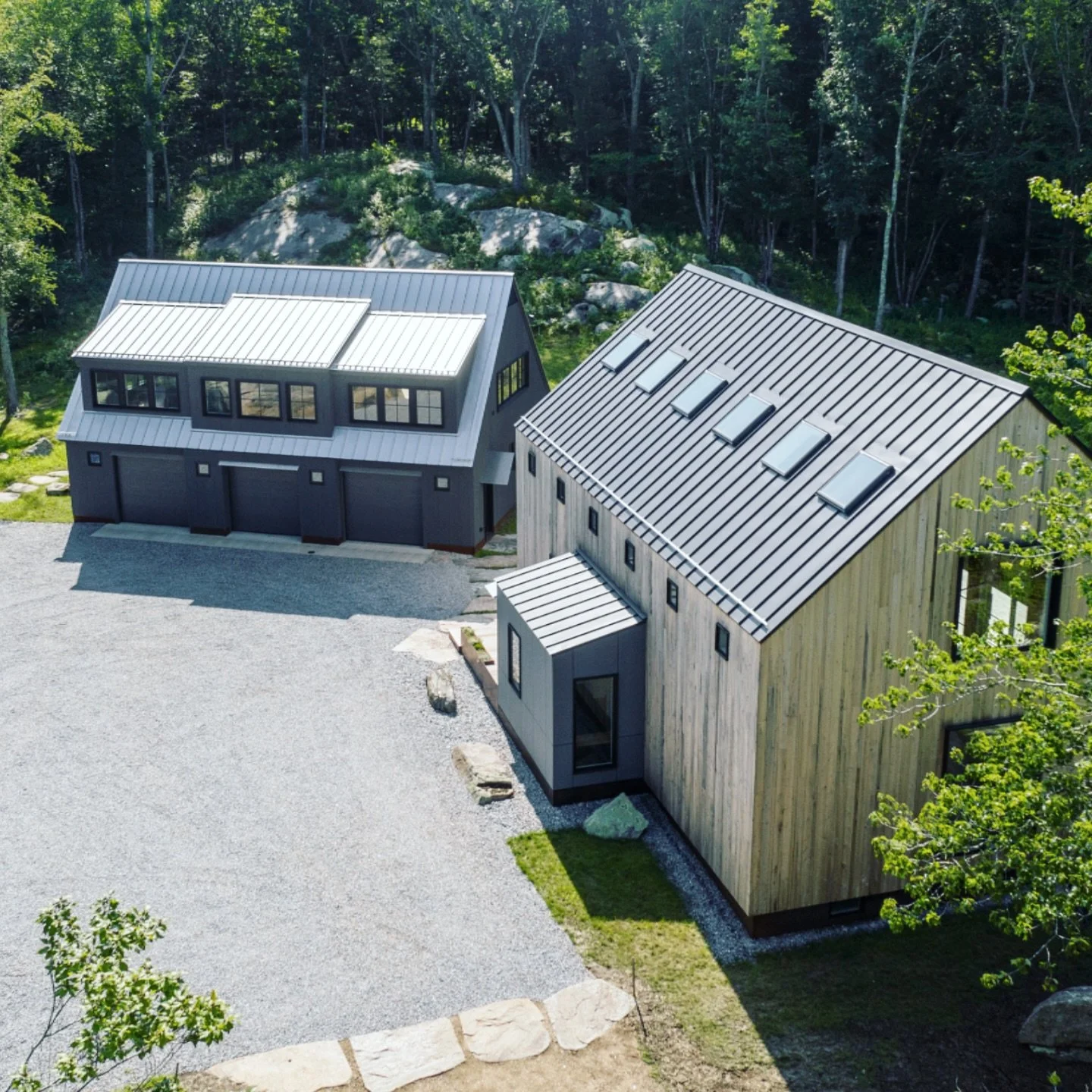 Atelier and Lodge projects captured together by @frank_dinardi 

- designed by @blockdesignbuild 
- built by @blockdesignbuild 
- interiors by @blockdesignbuild 

#artstudio #moderndesign #newhome #carraigehouse #atelier