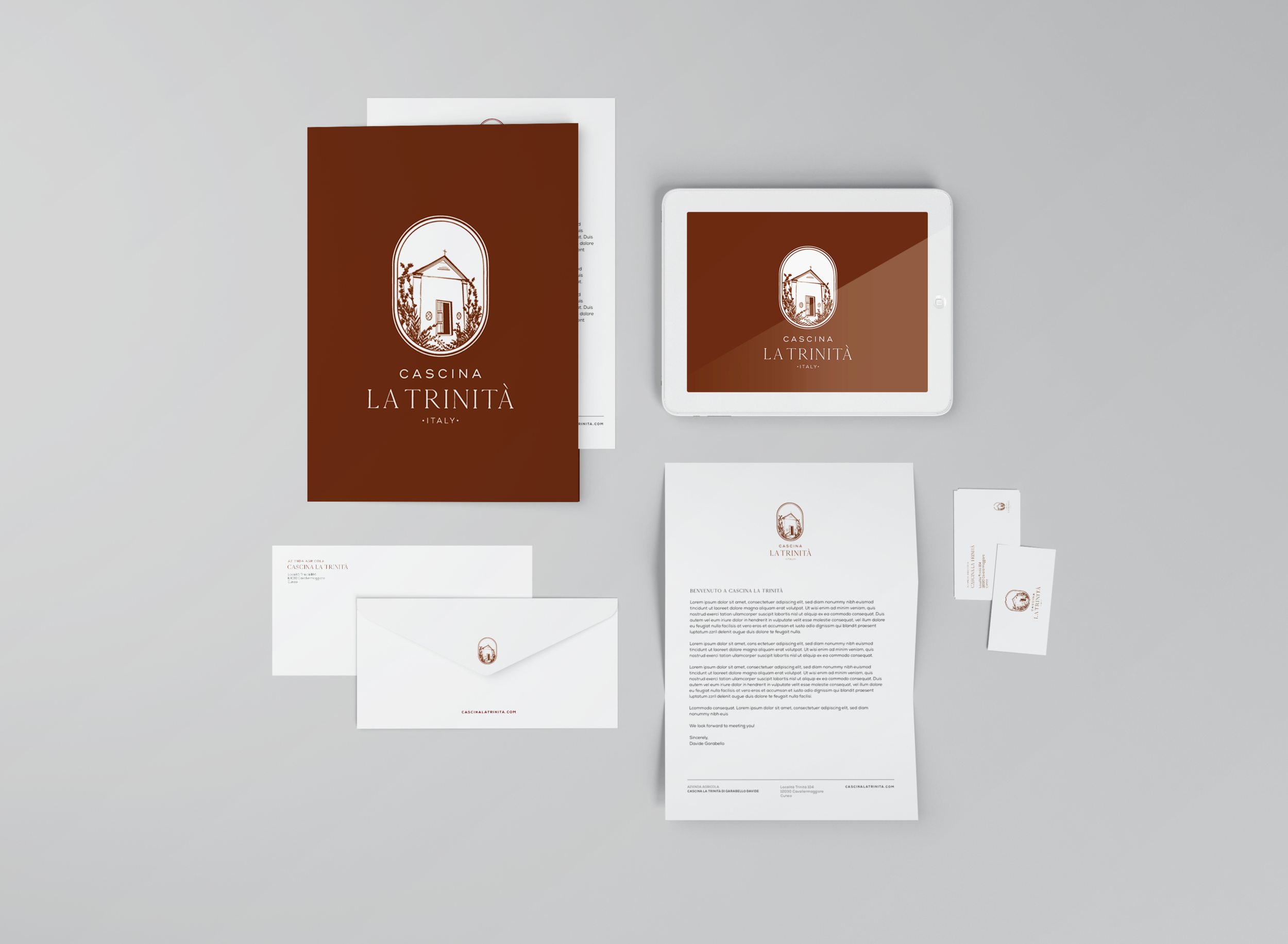 8LX032_Cascina_La_Trinita_Stationary_Preview.png