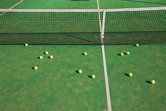 Successful investors are always invested in the market and avoid trying to make dumb mistakes like in tennis (hitting the ball in the nest).