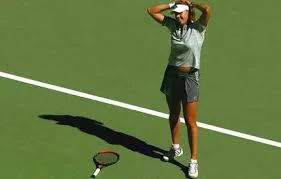 Amateur tennis involves winning matches by forcing opponents to make mistakes rather than trying to win the points themselves. 