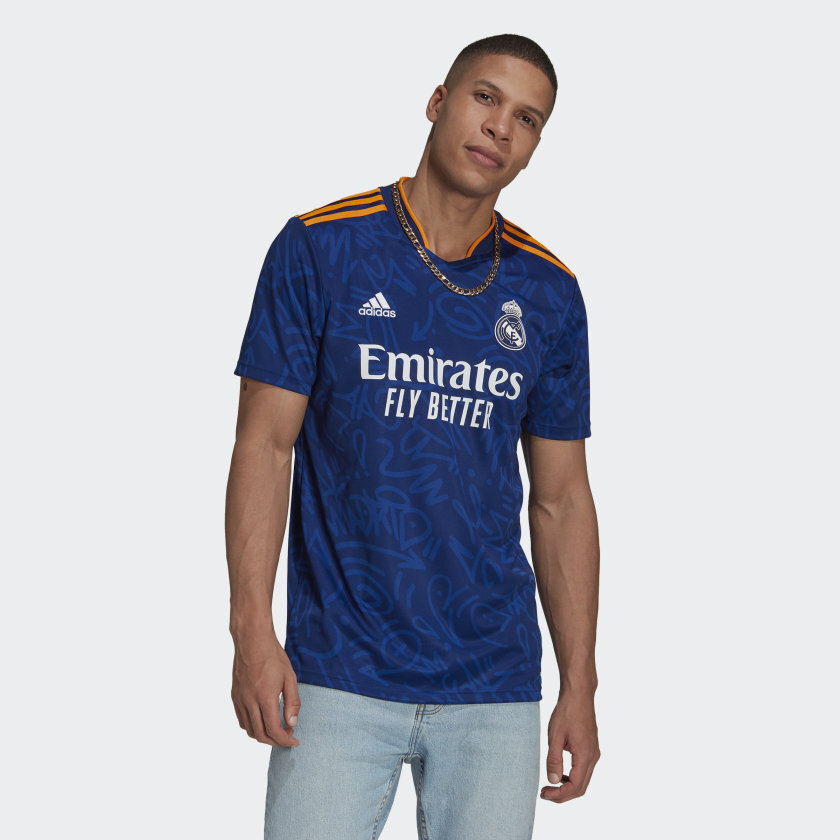 Real_Madrid_21-22_Away_Jersey_Blue_H40942_21_model.jpg