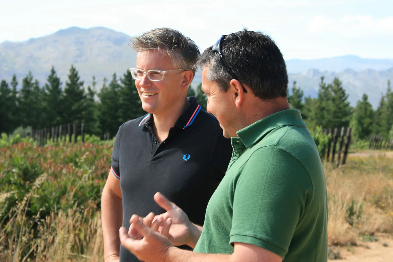 L–R: Thierry Schaap with winemaker Riaan Oosthuizen