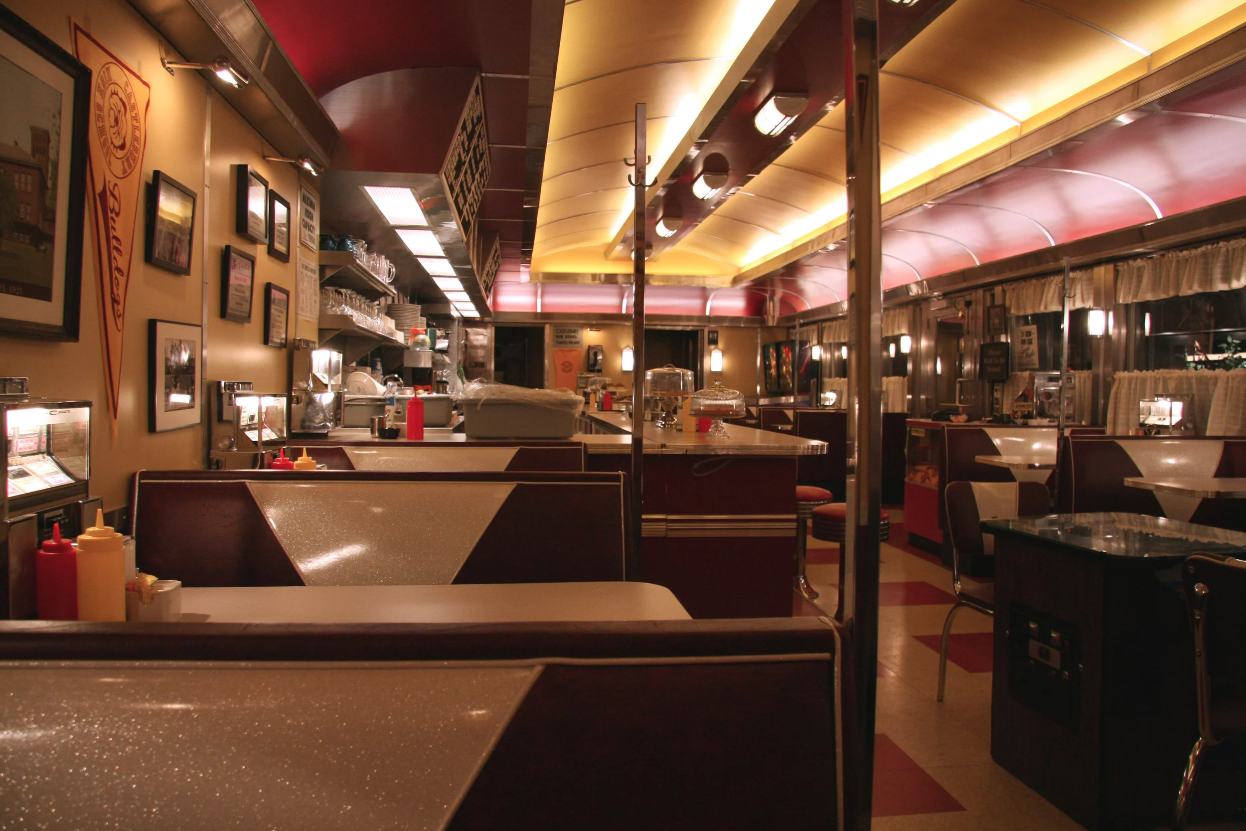 DINER 1.jpg