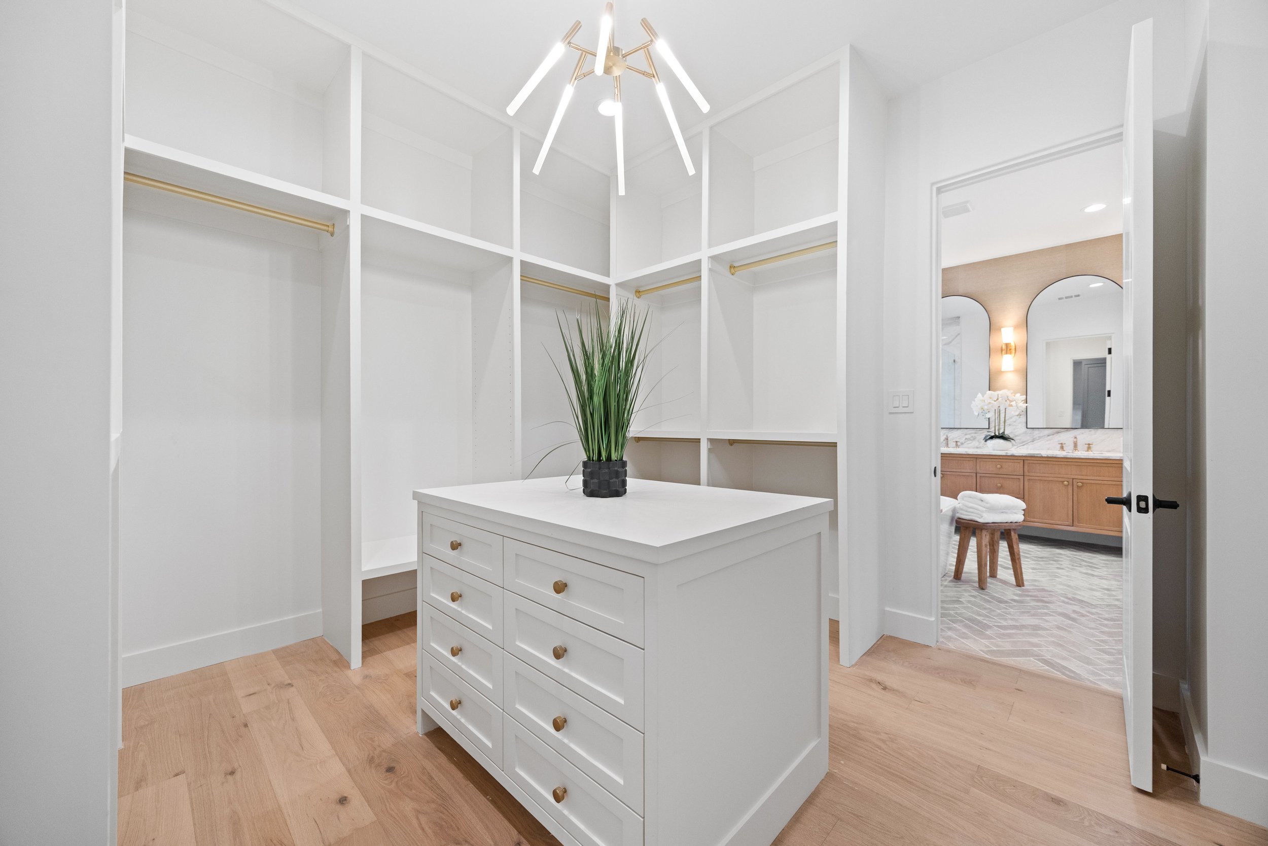 8730 Rexford Drive-01.11.2025-GRNWRKS Media-16.jpg