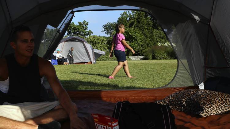 Photo: Chicago Tribune http://www.chicagotribune.com/news/local/ct-urban-camping-met-20140829-story.html