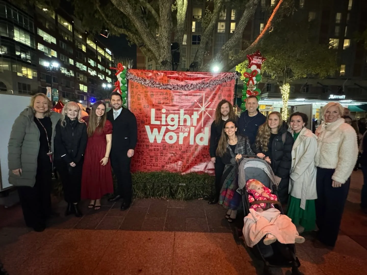 Thank you @sugarlandparks for a wonderful evening at the Annual Tree Lighting Ceremony. It is a JOY to share the Good News of Christ's birth at the @givingmachinehouston @givingmachine near each concert on our tour. 

Our performers @jennyoaksbaker @