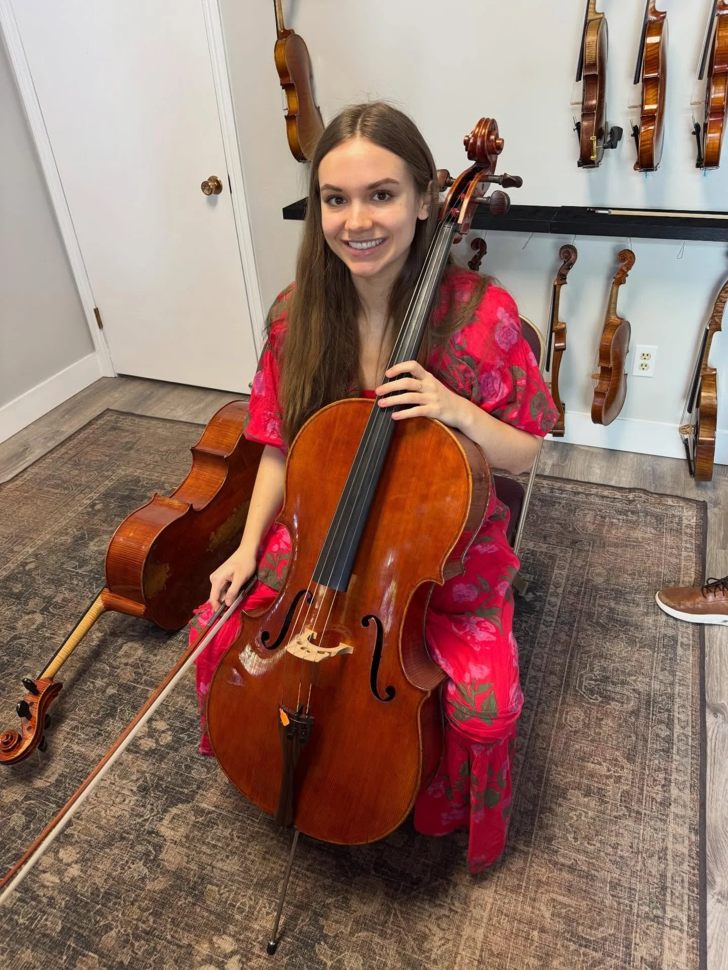 We want to extend a heartfelt thank you to the incredible team at @peterprierandsonsviolin in Salt Lake City for their extraordinary generosity this spring.
During our Redeemer and American Mosaic tours, the shop graciously allowed us to borrow a wor