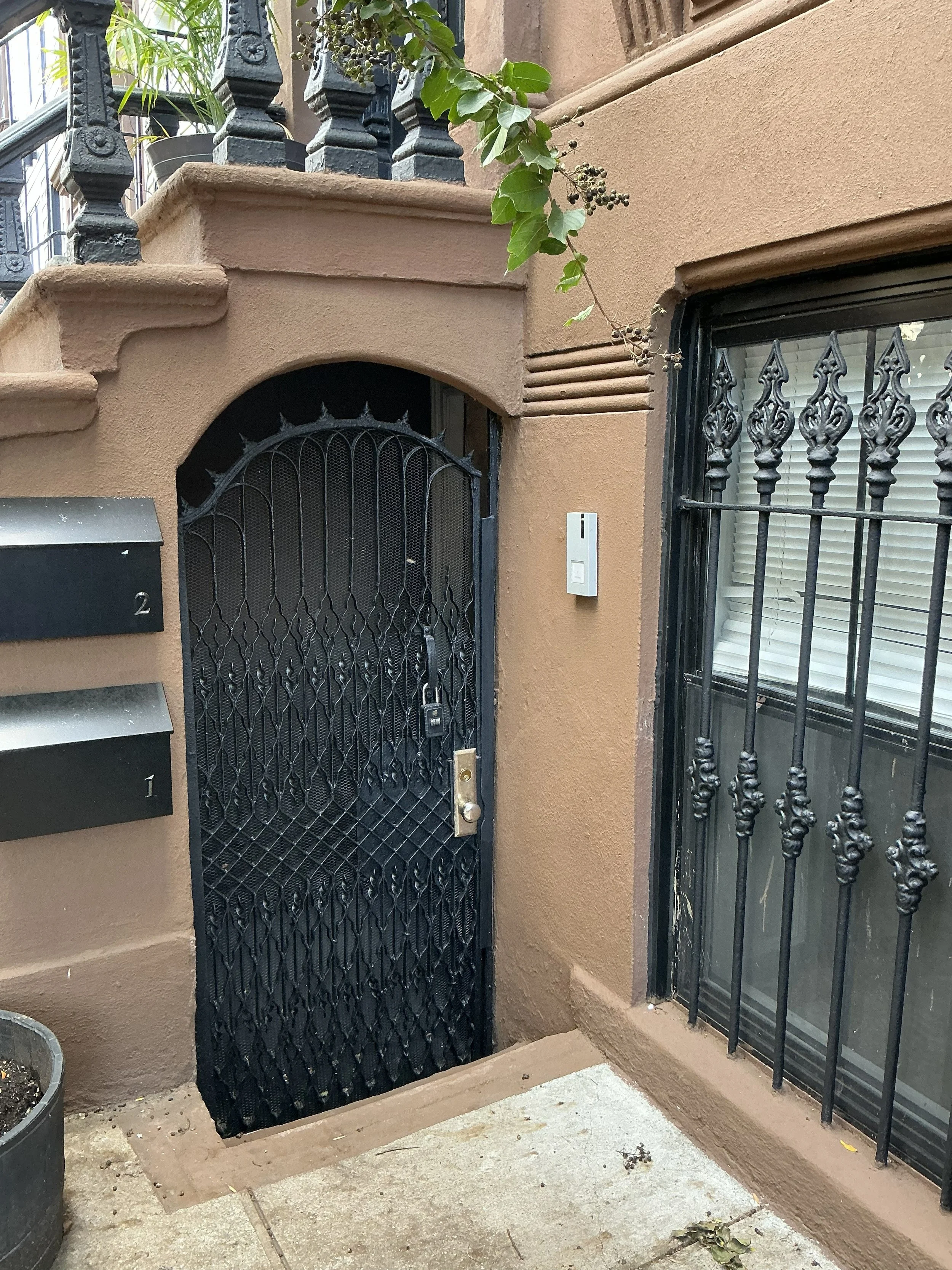 gate2s.jpg