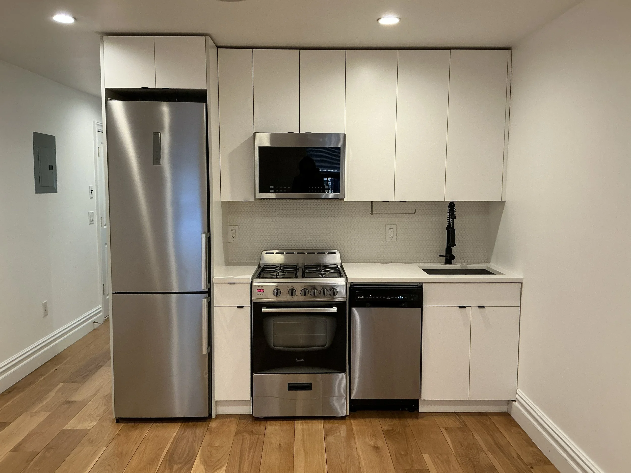 kitchen 2.jpg
