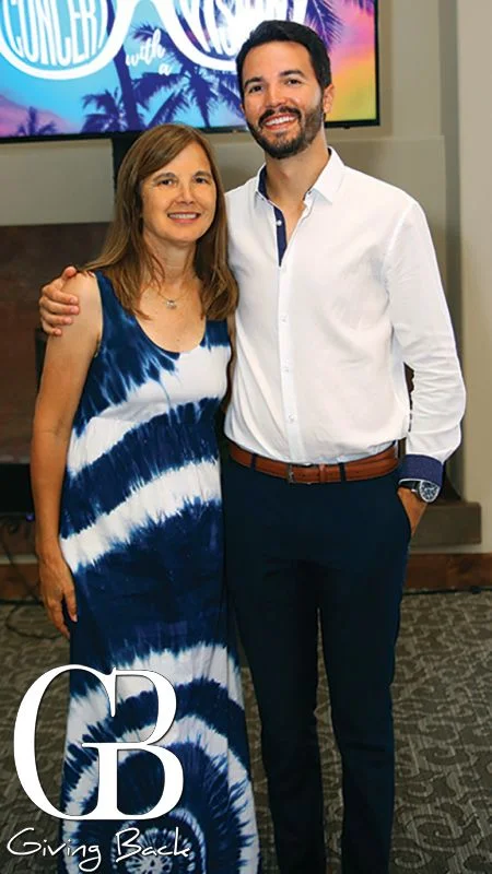 Lissa_and_Jeremy_Poincenot-19515-1000-800-80-wm-left_bottom-100-GivingBackWatermark2017png.jpg