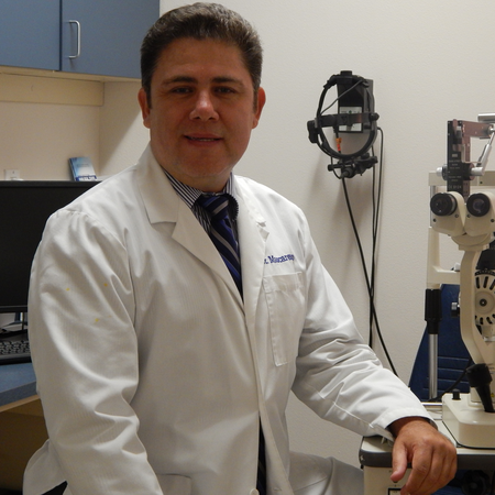 Dr. Efrain Mascareño